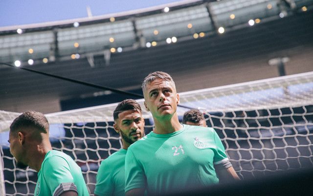 圣埃蒂安首发失球，球员体能下降，需加强训练(足球大力射门脚法训练)