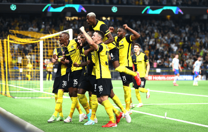 巴黎再胜曼联，完美解锁死亡之组的简单介绍